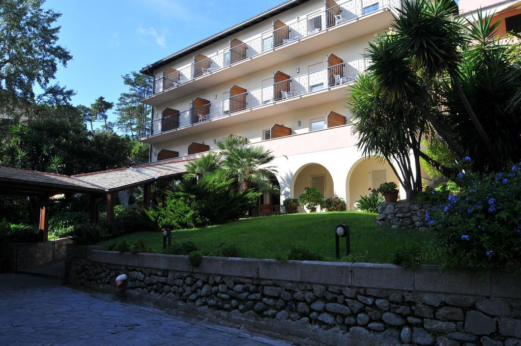Hotel Villa Adriana Монтероссо-аль-Маре Екстер'єр фото